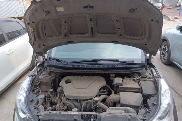 Used Hyundai Elantra (5th Generation / Langdong) 2012 1.6L Manual Leading Model Engine Bay