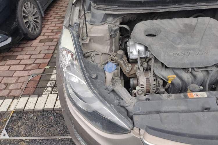 Used Hyundai Elantra (5th Generation / Langdong) 2012 1.6L Automatic Leading Model Engine Bay Right