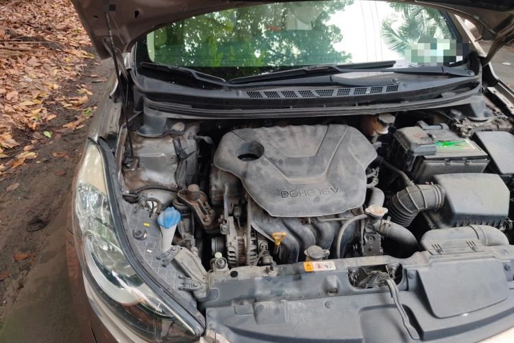 Used Hyundai Elantra (5th Generation / Langdong) 2012 1.6L Automatic Fashion Edition Engine Bay Right