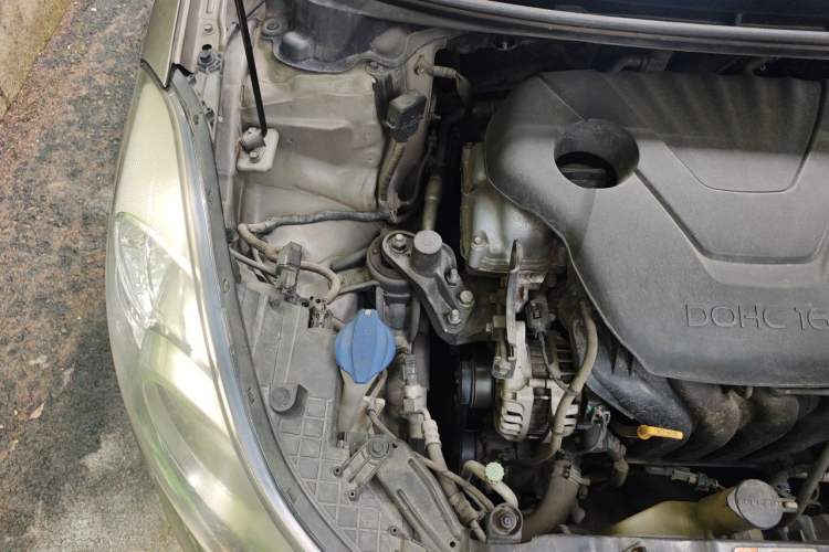 Used Hyundai Elantra (5th Generation / Langdong) 2012 1.6L Automatic Fashion Edition Engine Bay Right