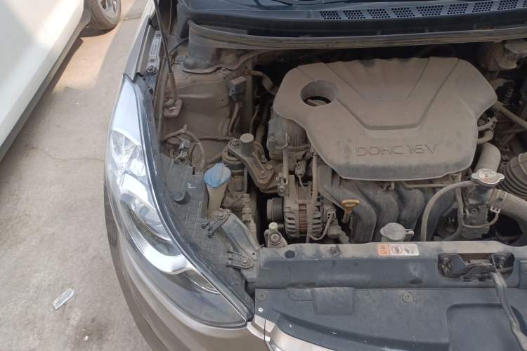 Used Hyundai Elantra (5th Generation / Langdong) 2012 1.6L Manual Leading Model Engine Bay Right