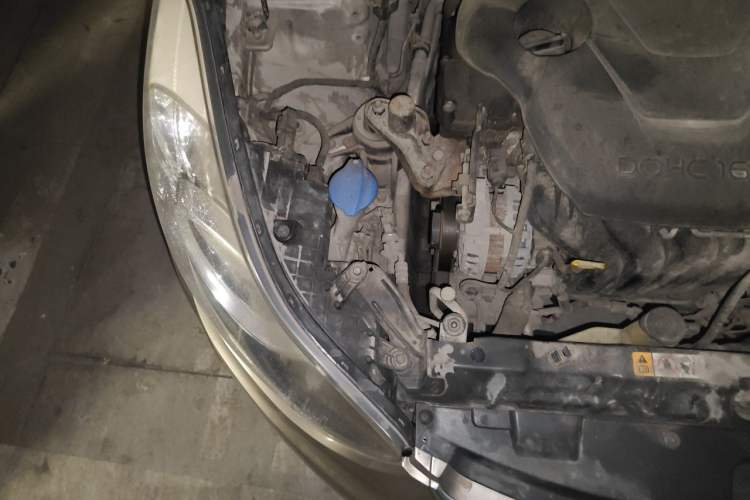 Used Hyundai Elantra (5th Generation / Langdong) 2012 1.6L Automatic Leading Model Engine Bay Right