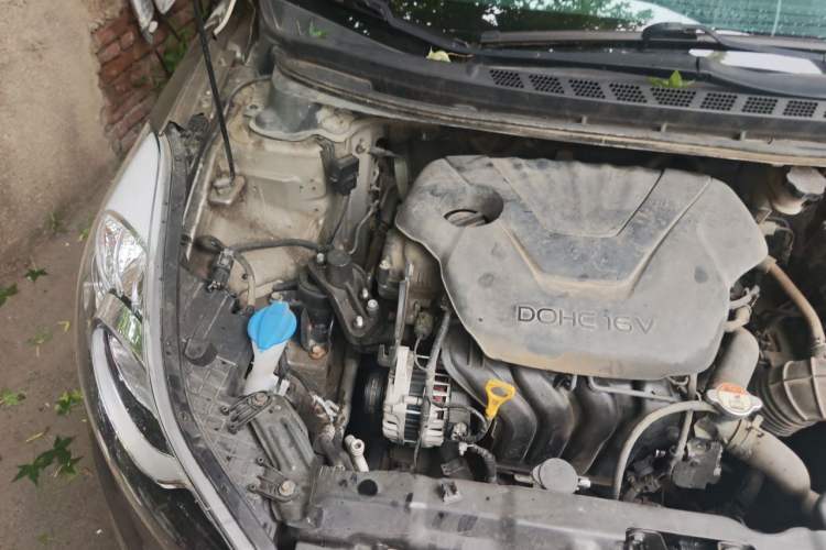 Used Hyundai Elantra (5th Generation / Langdong) 2012 1.6L Automatic Prestige Model Engine Bay Right