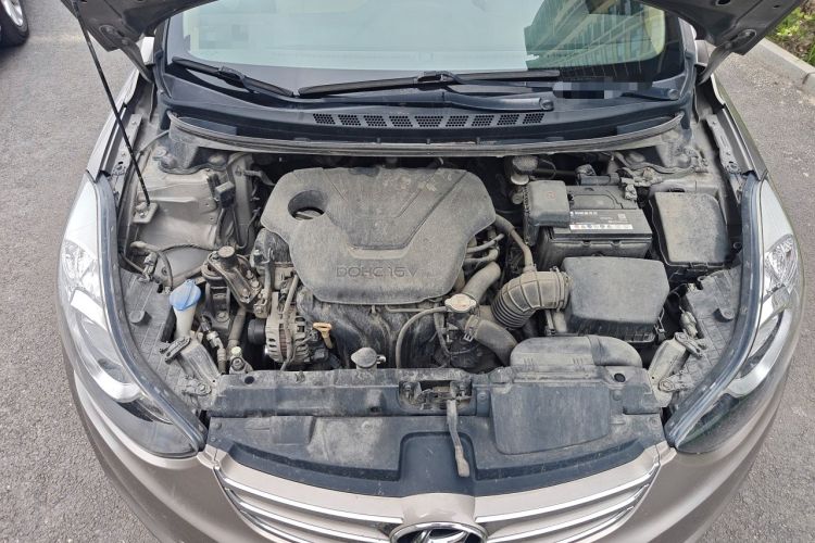 Used Hyundai Elantra (5th Generation / Langdong) 2012 1.6L Manual Leading Model Engine Bay