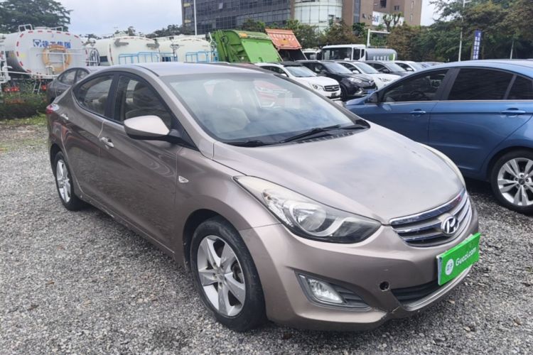 Used Hyundai Elantra (5th Generation / Langdong) 2012 1.6L Manual Fashion Edition Front Right 45 Deg
