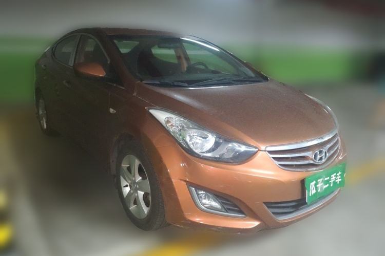 Used Hyundai Elantra (5th Generation / Langdong) 2012 1.6L Automatic Fashion Edition Front Right 45 Deg