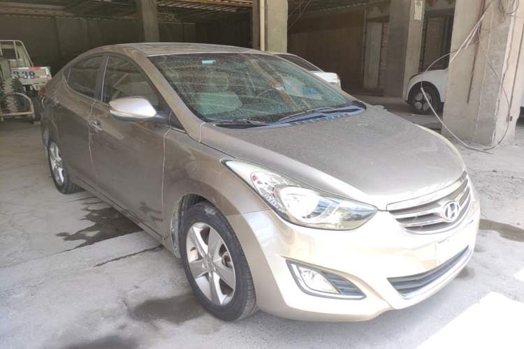 Used Hyundai Elantra (5th Generation / Langdong) 2012 1.6L Manual Leading Model Front Right 45 Deg