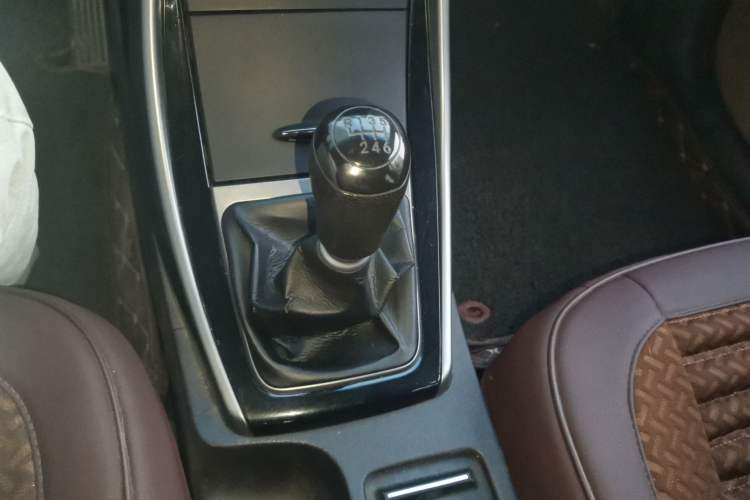 Used Hyundai Elantra (5th Generation / Langdong) 2012 1.6L Manual Leading Model Gear Lever