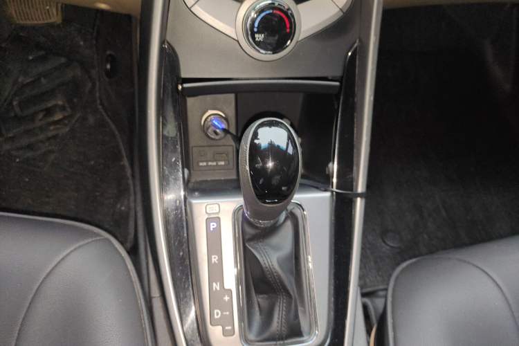 Used Hyundai Elantra (5th Generation / Langdong) 2012 1.6L Automatic Leading Model Gear Lever