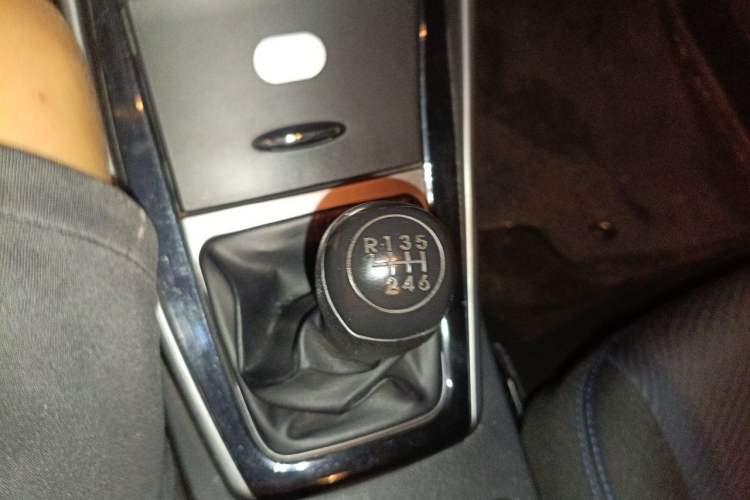 Used Hyundai Elantra (5th Generation / Langdong) 2012 1.6L Manual Leading Model Gear Lever