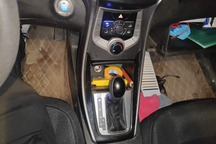 Used Hyundai Elantra (5th Generation / Langdong) 2012 1.6L Automatic Leading Model Gear Lever