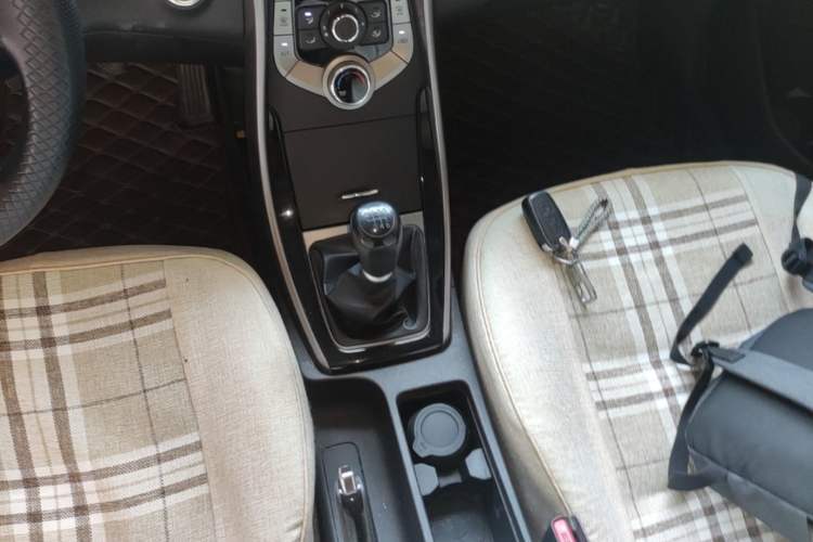 Used Hyundai Elantra (5th Generation / Langdong) 2012 1.6L Manual Leading Model Gear Lever