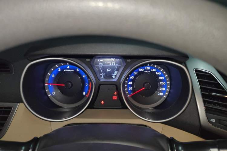 Used Hyundai Elantra (5th Generation / Langdong) 2012 1.6L Automatic Fashion Edition Instrument Cluster