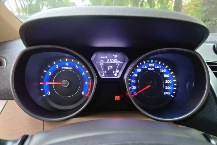 Used Hyundai Elantra (5th Generation / Langdong) 2012 1.6L Automatic Fashion Edition Instrument Cluster
