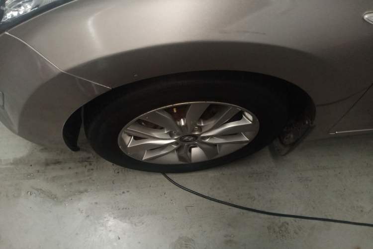 Used Hyundai Elantra (5th Generation / Langdong) 2012 1.6L Automatic Fashion Edition Left Front Wheel Hub