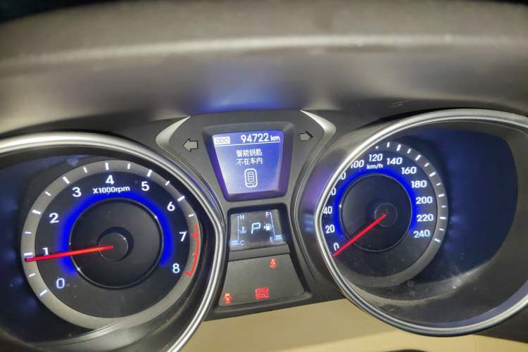 Used Hyundai Elantra (5th Generation / Langdong) 2012 1.6L Automatic Leading Model Odometer Close Up