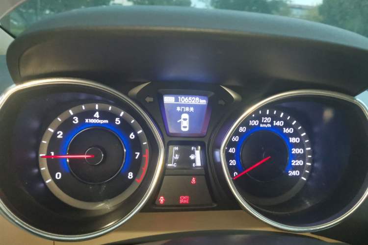 Used Hyundai Elantra (5th Generation / Langdong) 2012 1.6L Manual Leading Model Odometer Close Up