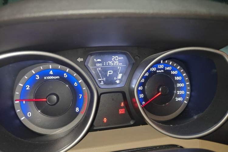 Used Hyundai Elantra (5th Generation / Langdong) 2012 1.6L Automatic Fashion Edition Odometer Close Up