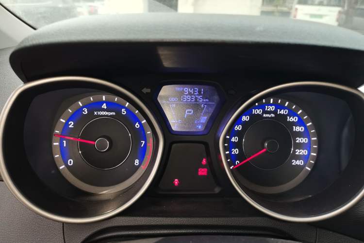 Used Hyundai Elantra (5th Generation / Langdong) 2012 1.6L Automatic Fashion Edition Odometer Close Up