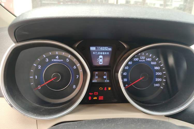 Used Hyundai Elantra (5th Generation / Langdong) 2012 1.6L Manual Leading Model Odometer Close Up