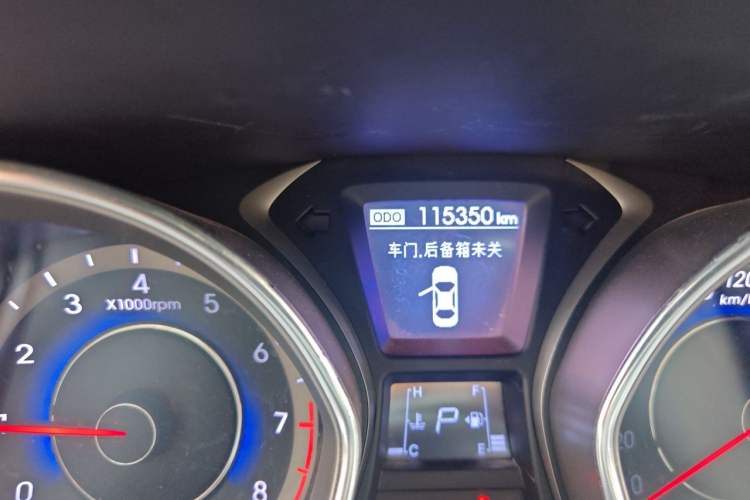 Used Hyundai Elantra (5th Generation / Langdong) 2012 1.6L Automatic Leading Model Odometer Close Up