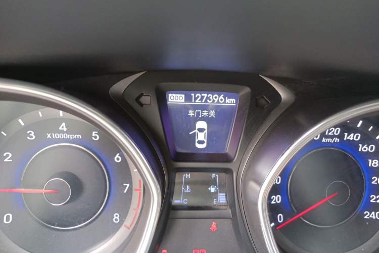 Used Hyundai Elantra (5th Generation / Langdong) 2012 1.6L Manual Leading Model Odometer Close Up