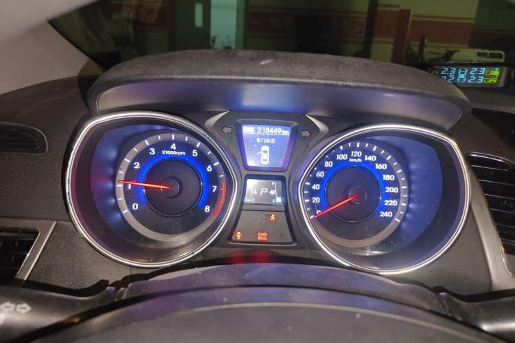 Used Hyundai Elantra (5th Generation / Langdong) 2012 1.6L Automatic Leading Model Odometer Close Up