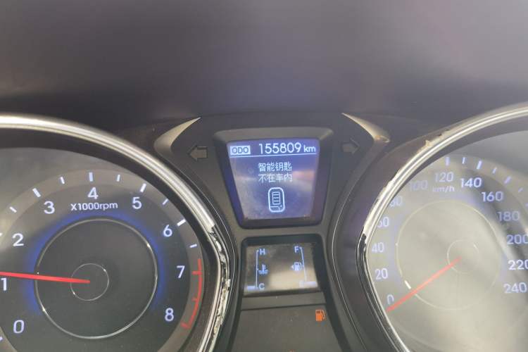 Used Hyundai Elantra (5th Generation / Langdong) 2012 1.6L Manual Leading Model Odometer Close Up
