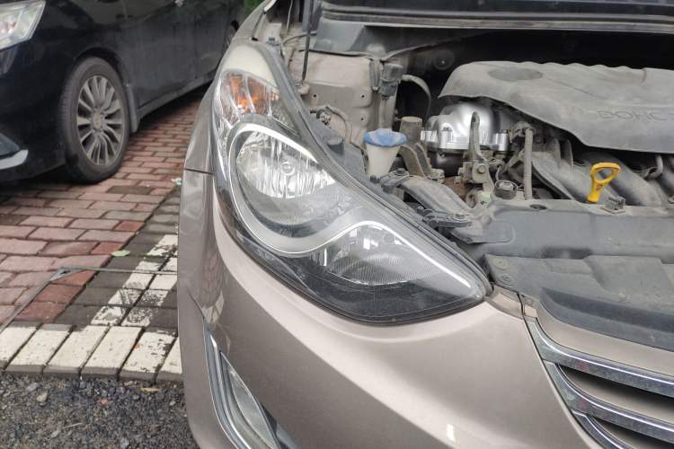 Used Hyundai Elantra (5th Generation / Langdong) 2012 1.6L Automatic Leading Model Right Front Headlight