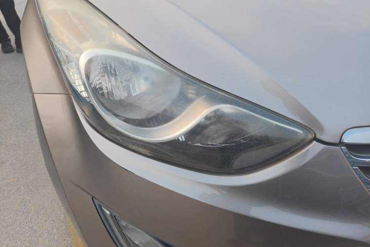 Used Hyundai Elantra (5th Generation / Langdong) 2012 1.6L Manual Leading Model Right Front Headlight