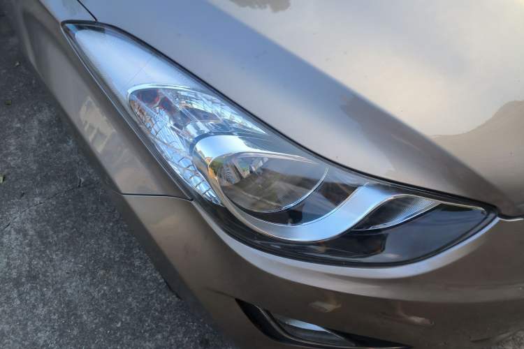 Used Hyundai Elantra (5th Generation / Langdong) 2012 1.6L Manual Leading Model Right Front Headlight