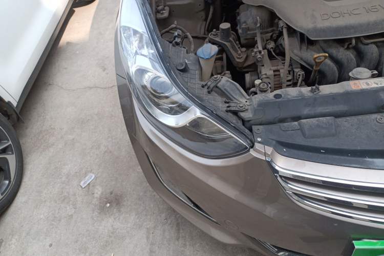 Used Hyundai Elantra (5th Generation / Langdong) 2012 1.6L Manual Leading Model Right Front Headlight