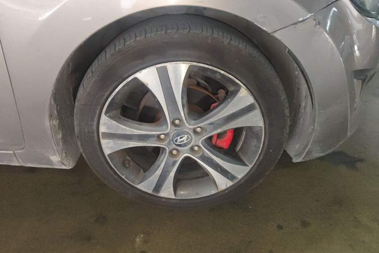 Used Hyundai Elantra (5th Generation / Langdong) 2012 1.8L Automatic Prestige Model Right Front Wheel Hub
