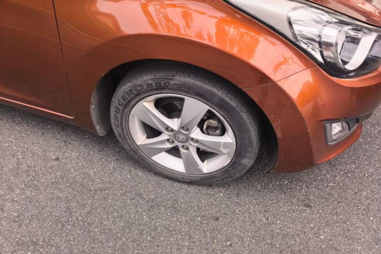 Used Hyundai Elantra (5th Generation / Langdong) 2012 1.6L Manual Leading Model Right Front Wheel Hub
