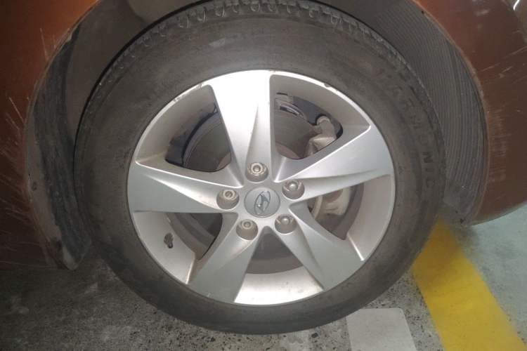 Used Hyundai Elantra (5th Generation / Langdong) 2012 1.6L Automatic Fashion Edition Right Front Wheel Hub