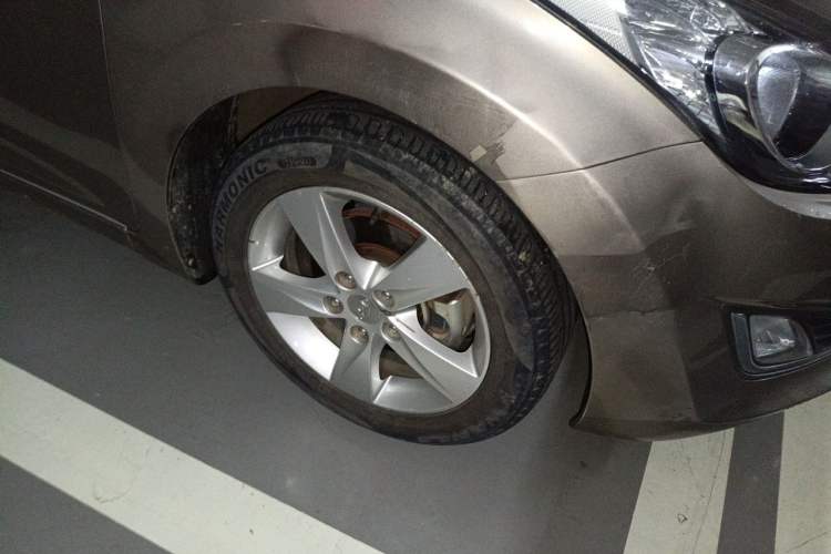 Used Hyundai Elantra (5th Generation / Langdong) 2012 1.6L Manual Leading Model Right Front Wheel Hub