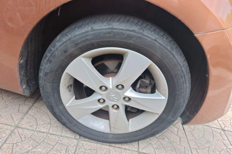 Used Hyundai Elantra (5th Generation / Langdong) 2012 1.6L Automatic Leading Model Right Front Wheel Hub