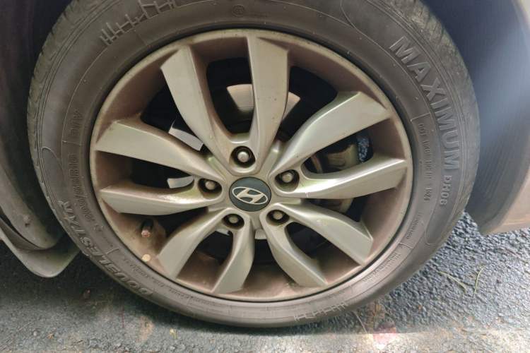 Used Hyundai Elantra (5th Generation / Langdong) 2012 1.6L Automatic Fashion Edition Right Front Wheel Hub