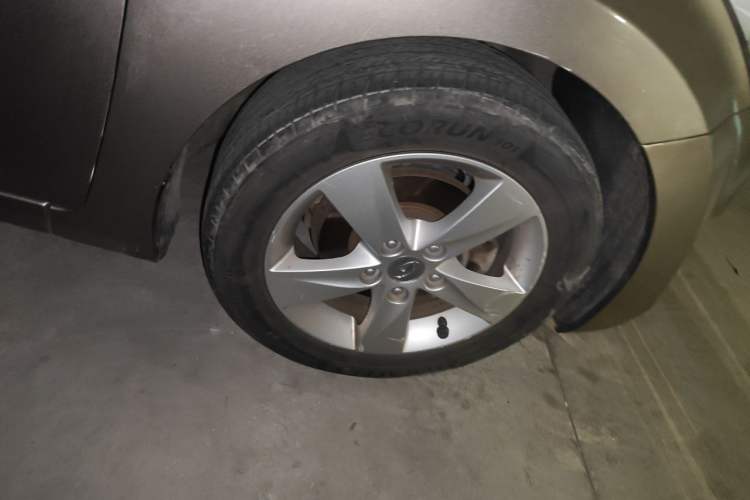 Used Hyundai Elantra (5th Generation / Langdong) 2012 1.6L Automatic Leading Model Right Front Wheel Hub