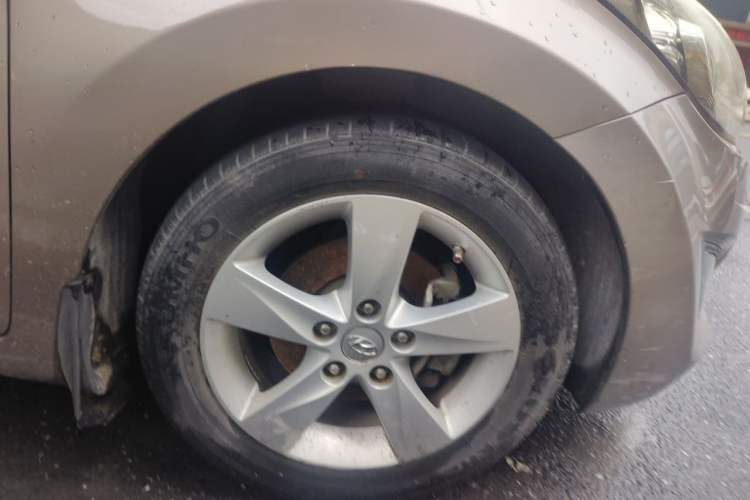 Used Hyundai Elantra (5th Generation / Langdong) 2012 1.6L Manual Fashion Edition Right Front Wheel Hub