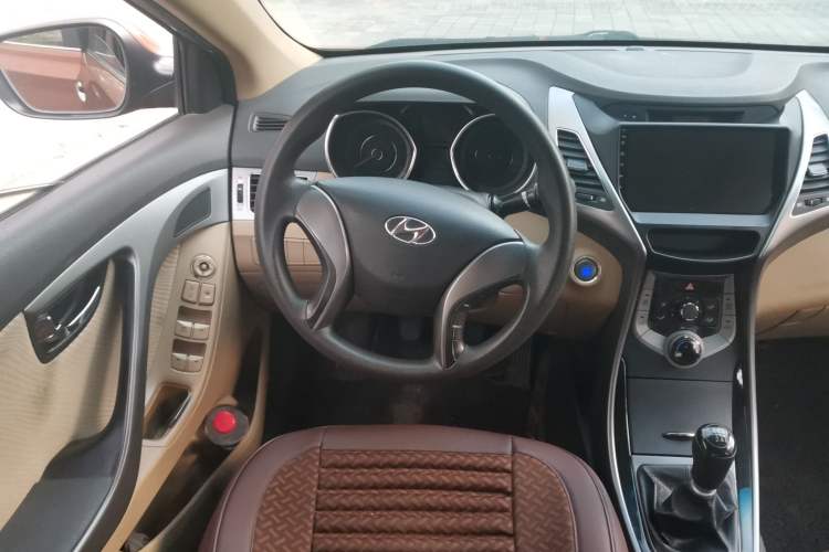 Used Hyundai Elantra (5th Generation / Langdong) 2012 1.6L Manual Leading Model Steering Wheel