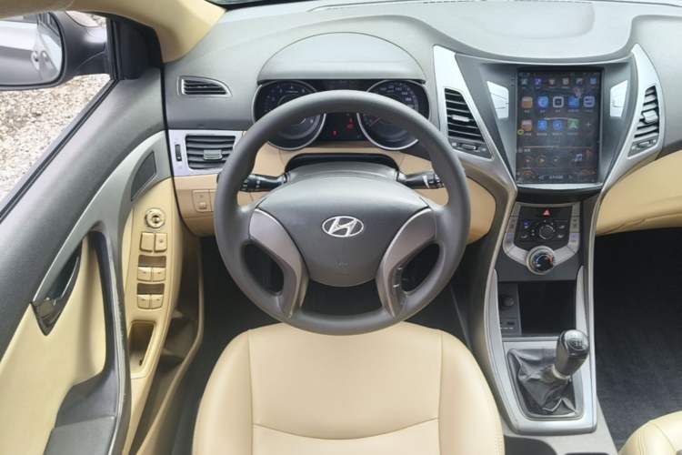 Used Hyundai Elantra (5th Generation / Langdong) 2012 1.6L Manual Fashion Edition Steering Wheel