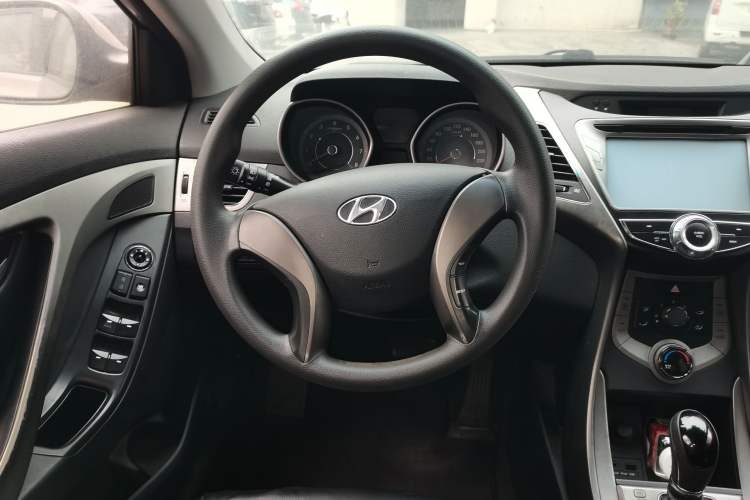 Used Hyundai Elantra (5th Generation / Langdong) 2012 1.6L Automatic Fashion Edition Steering Wheel