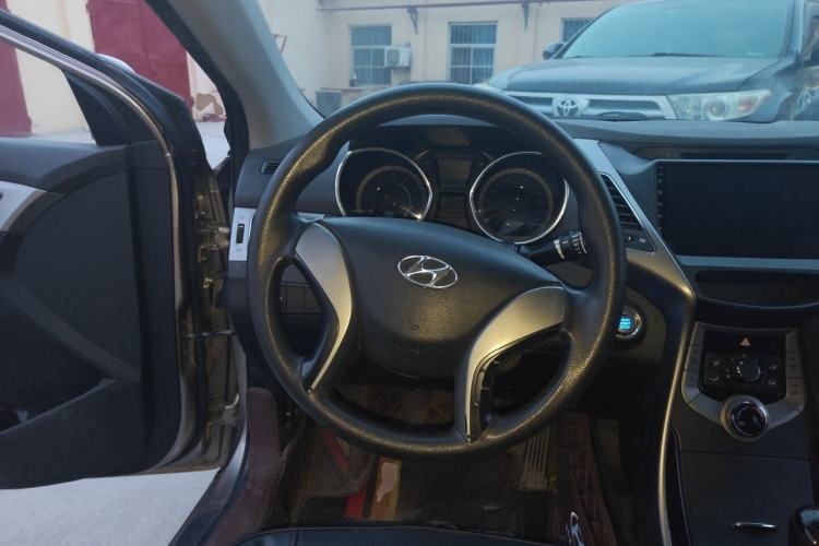 Used Hyundai Elantra (5th Generation / Langdong) 2012 1.6L Manual Leading Model Steering Wheel