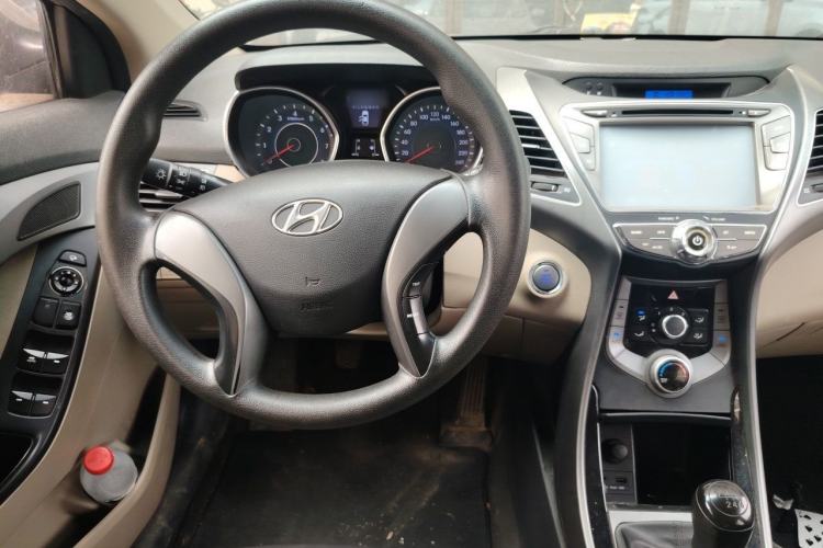 Used Hyundai Elantra (5th Generation / Langdong) 2012 1.6L Manual Leading Model Steering Wheel