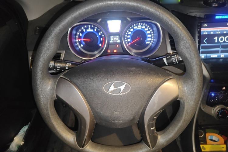 Used Hyundai Elantra (5th Generation / Langdong) 2012 1.6L Automatic Leading Model Steering Wheel
