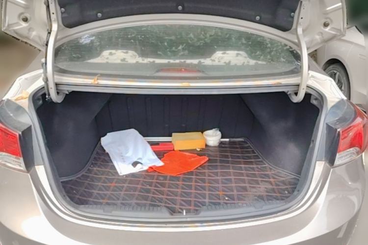 Used Hyundai Elantra (5th Generation / Langdong) 2012 1.6L Manual Fashion Edition Trunk