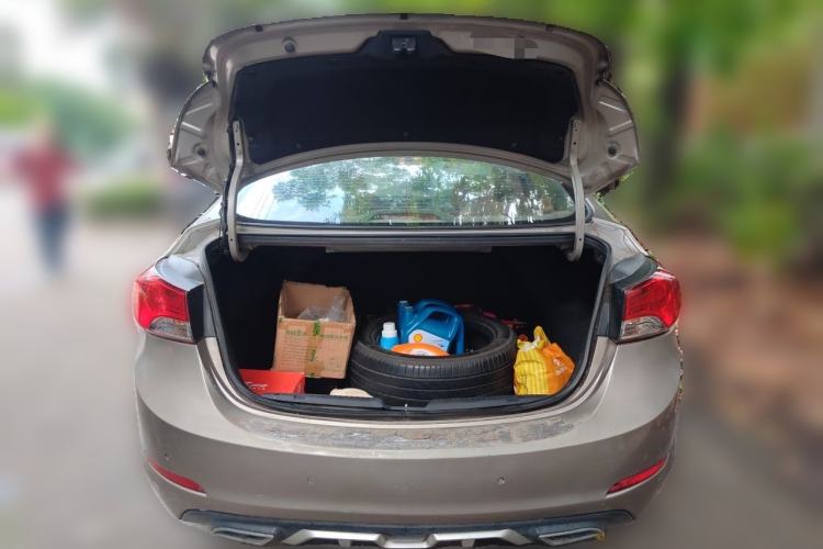 Used Hyundai Elantra (5th Generation / Langdong) 2012 1.6L Automatic Fashion Edition Trunk