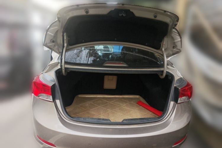 Used Hyundai Elantra (5th Generation / Langdong) 2012 1.6L Automatic Prestige Model Trunk
