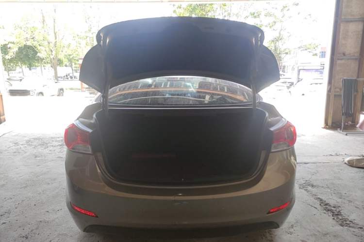Used Hyundai Elantra (5th Generation / Langdong) 2012 1.6L Manual Leading Model Trunk